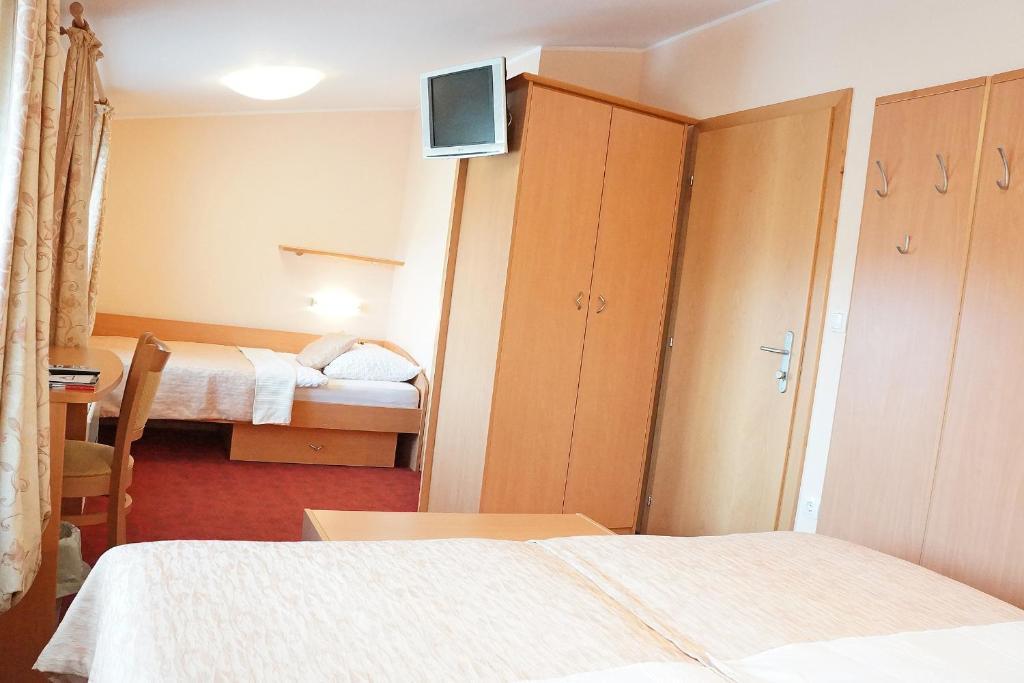 Guest House Pri Gondoli Marburgo Esterno foto
